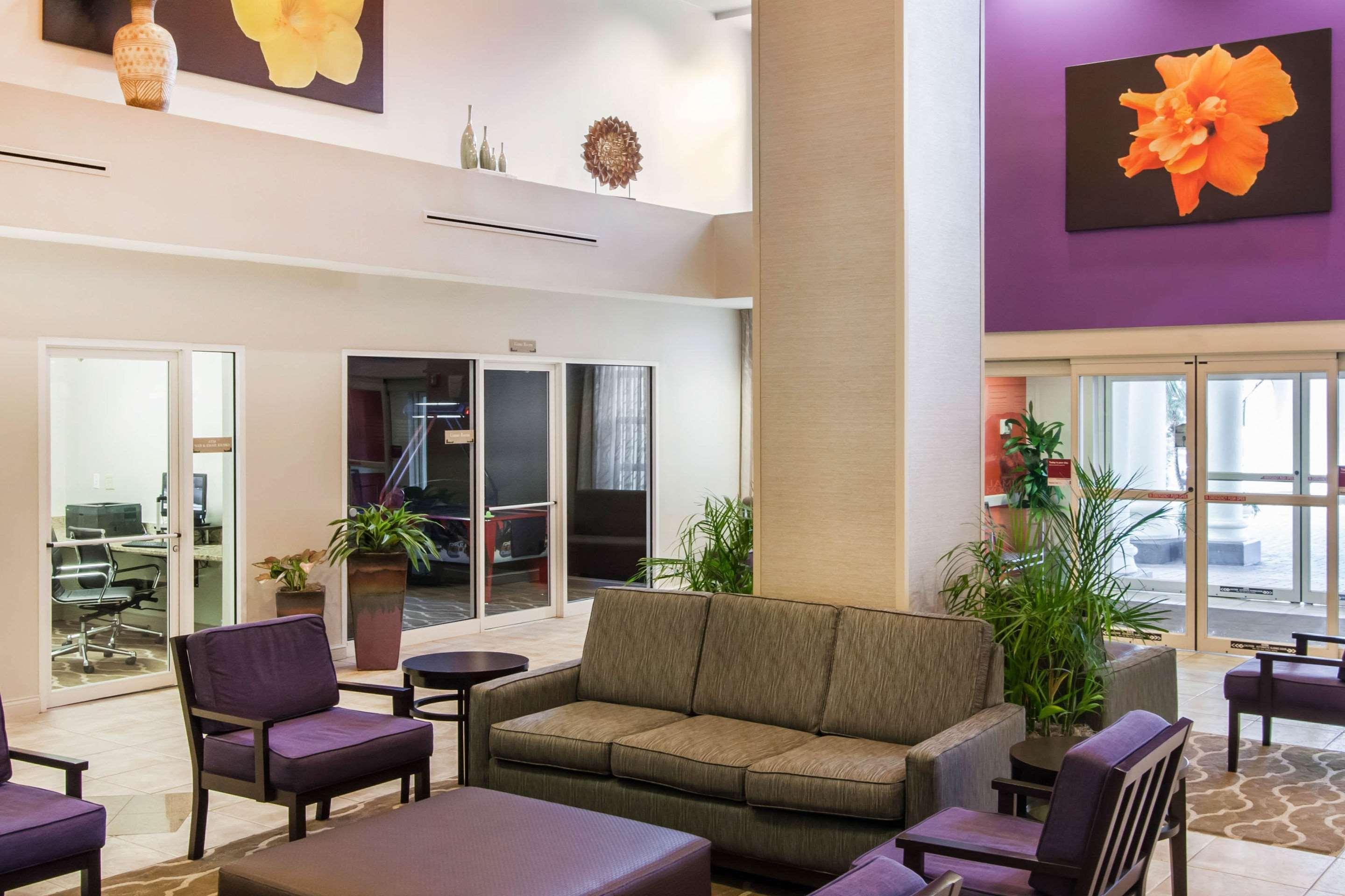 קיסימי Comfort Suites Maingate East מראה חיצוני תמונה